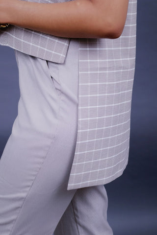 ENSEMBLE VESTE BLAZER À CARREAU SANS MANCHES ASYMÉTRIQUE ET PANTALON CIGARETTE