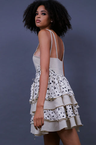 ROBE CROISÉE À VOLANT