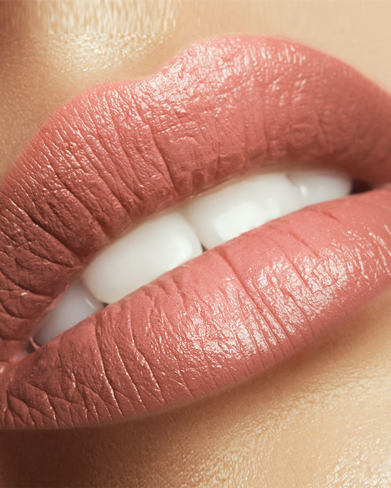 Lápiz labial satinado de larga duración