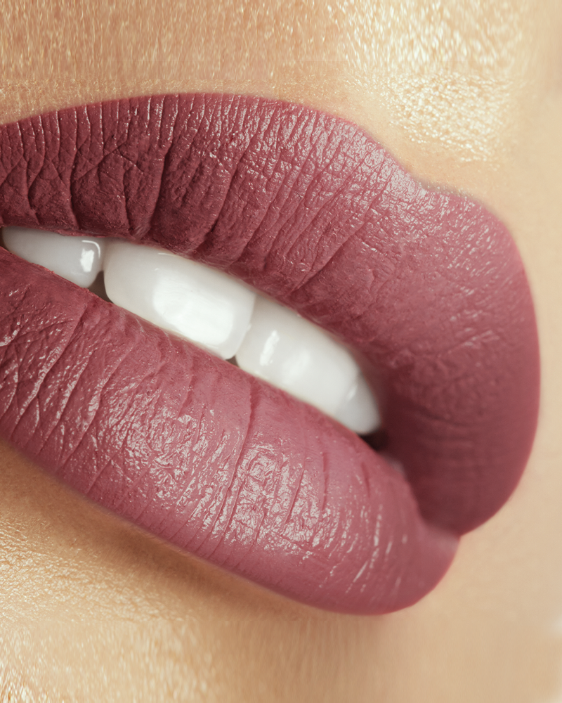 Lápiz labial satinado de larga duración